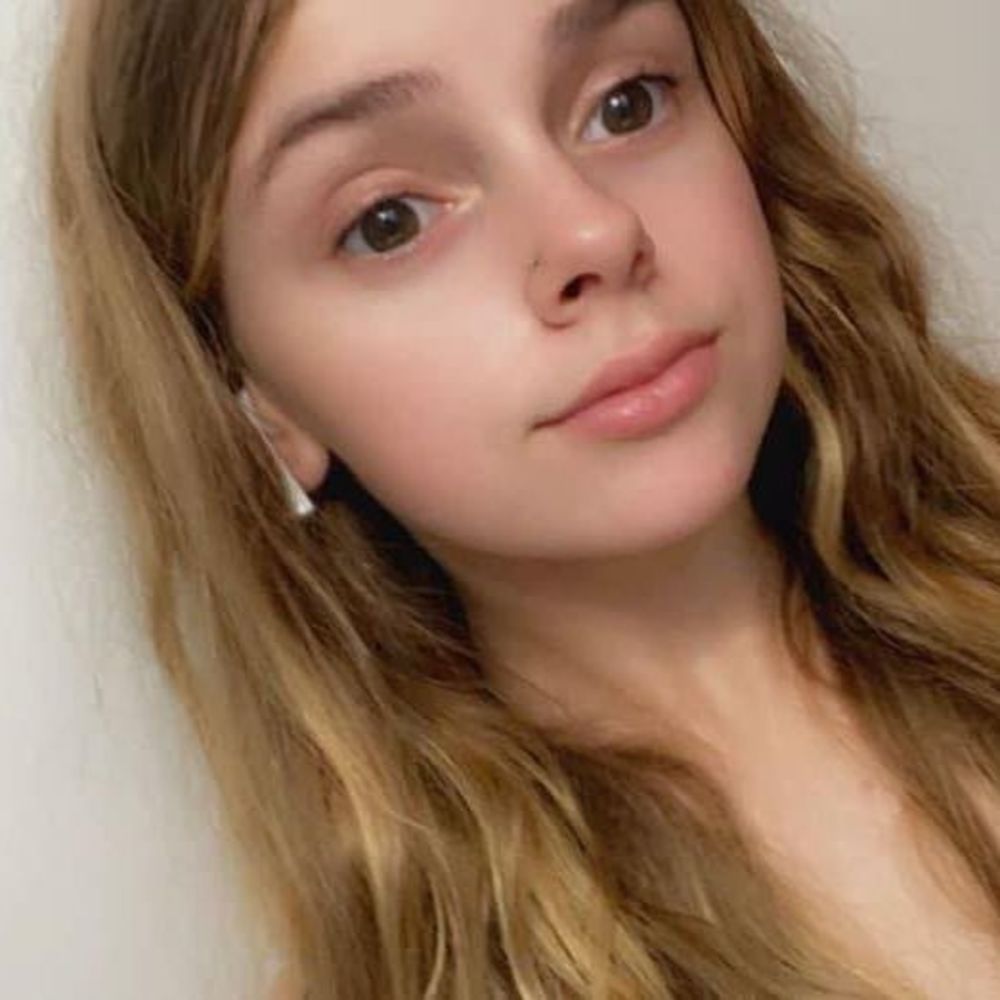 Meet your Posher, Chloe